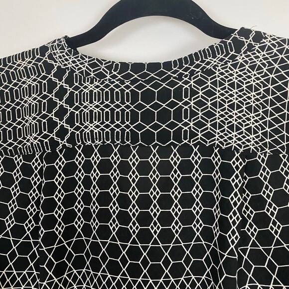 Banana Republic Petite XS Black White Geometric Blouse Long Sleeve Lightweight - Picture 5 of 9